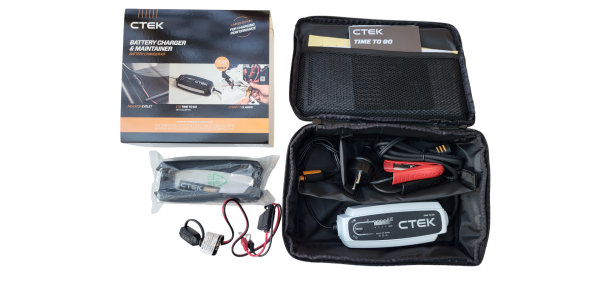 CT5 TIME TO GO 12V je KOMPLET: 5A polnilnik, prenosna torba, gumijasti ščitnik, komfort indikator-0,5m za M8 in čeljustmi za priklop - NOVOLETNO DARILO