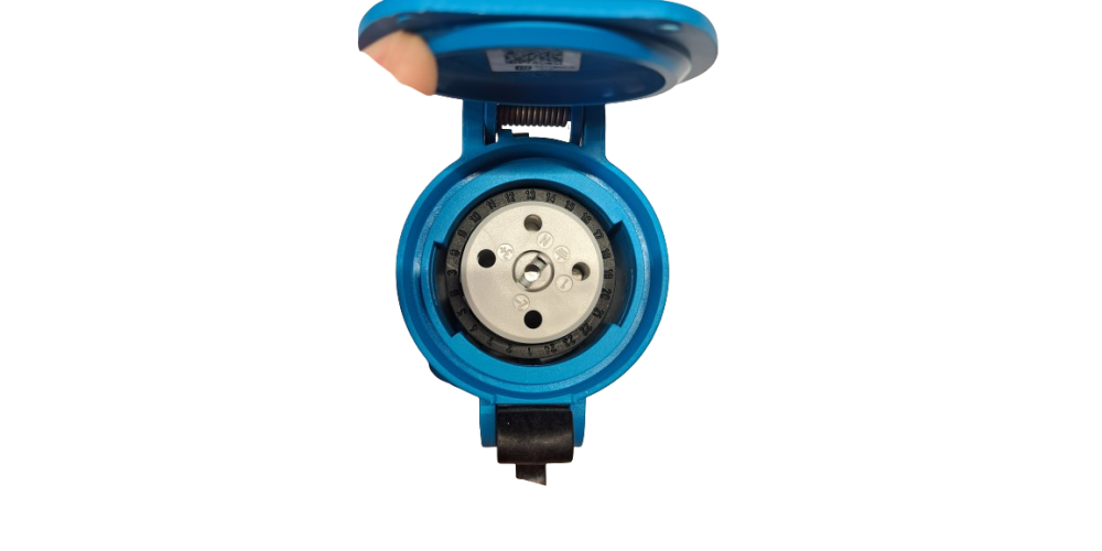 Rettbox-ONE vtikač 6113015RRR brez kabla za 230V v vozilo pogled SPREDAJ